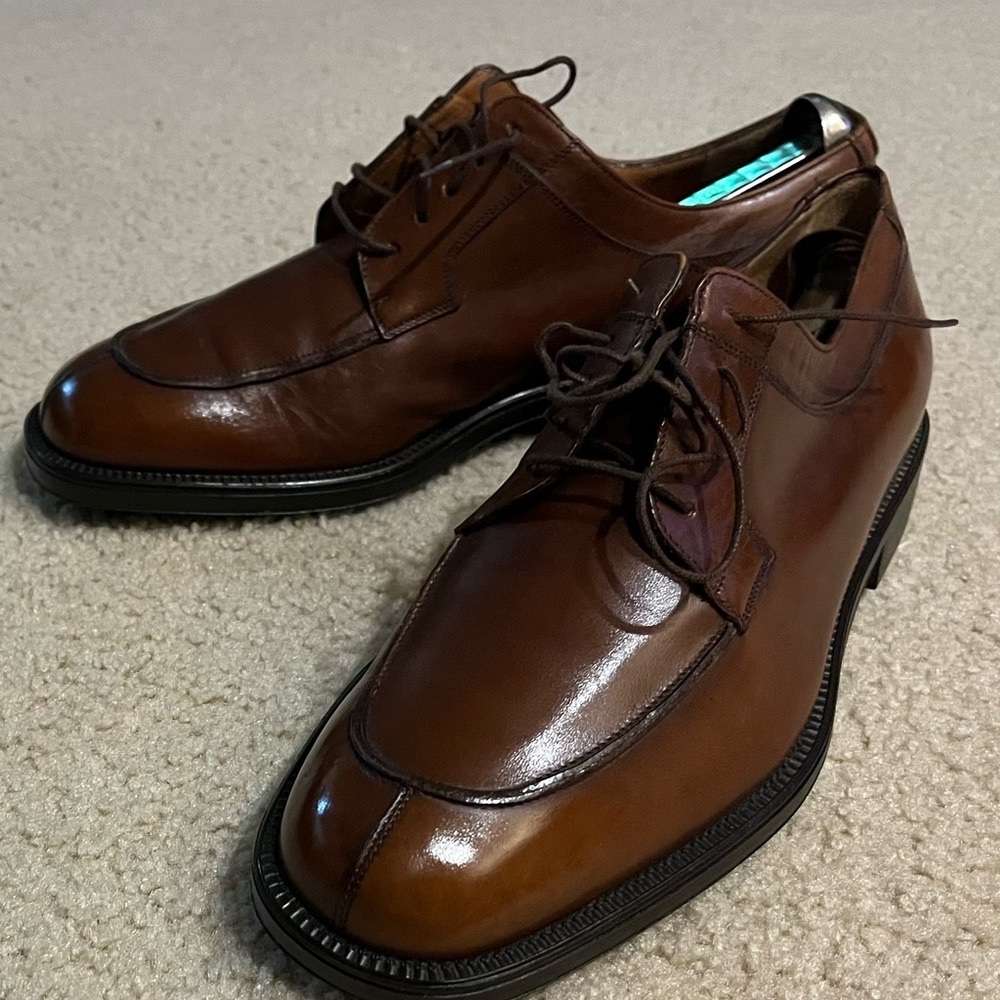 Salvatore Ferragamo Brown Leather Split Toe Classic Oxfords (Size: 8)